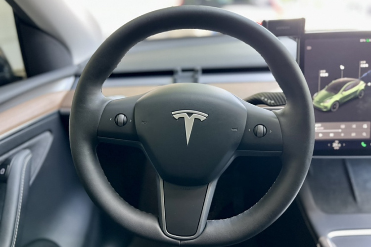 特斯拉 Model Y 2021款 标准续航后驱版中控内饰7006