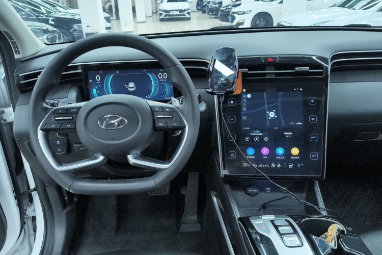 现代 2021款 途胜L 1.5T DCT LUX尊贵版中控内饰12