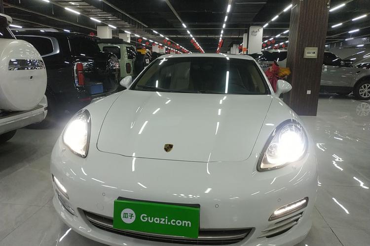 保时捷 2013款 Panamera 4 Platinum Edition 3.6L车身外观2