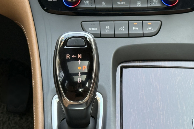 别克 君越 2016款 20T 豪华型中控内饰7011