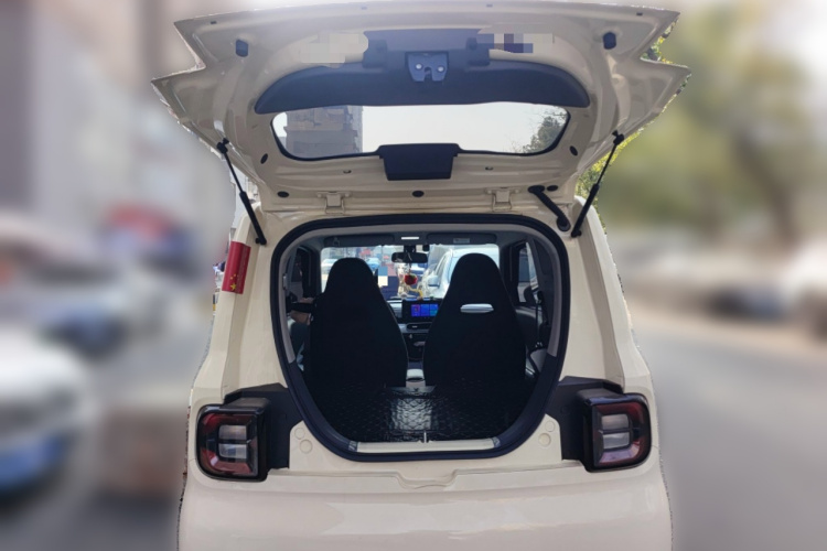 吉利银河 熊猫 2025款 210km 元气熊中控内饰23