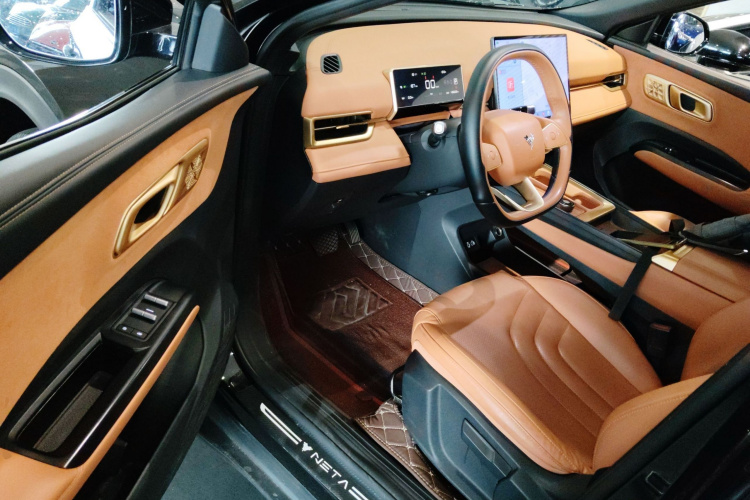 哪吒汽车 哪吒X 2023款 500 Lite中控内饰7003