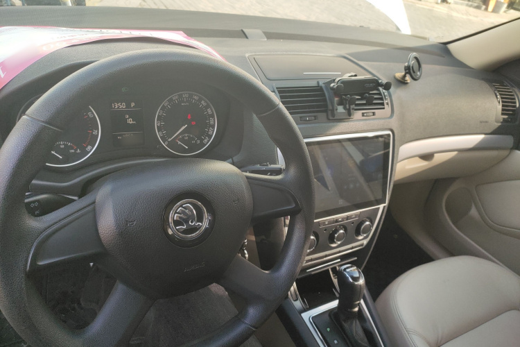 斯柯达 明锐 2015款 经典款 1.6L 自动逸杰版中控内饰12