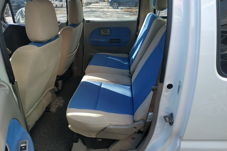 铃木 北斗星 2013款 创业版 1.0L 手动经济型中控内饰7004