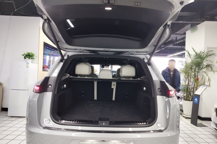 理想汽车 理想L7 2023款 Pro机舱底盘23