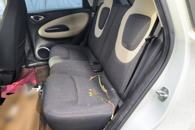 五菱汽车 五菱缤果 2023款 203km 轻享款中控内饰21