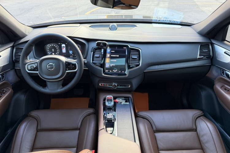 沃尔沃XC90 2022款 B6 智雅豪华版 7座中控内饰7001