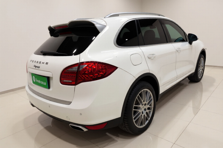 保时捷 2014款 Cayenne Platinum Edition 3.0T车身外观7