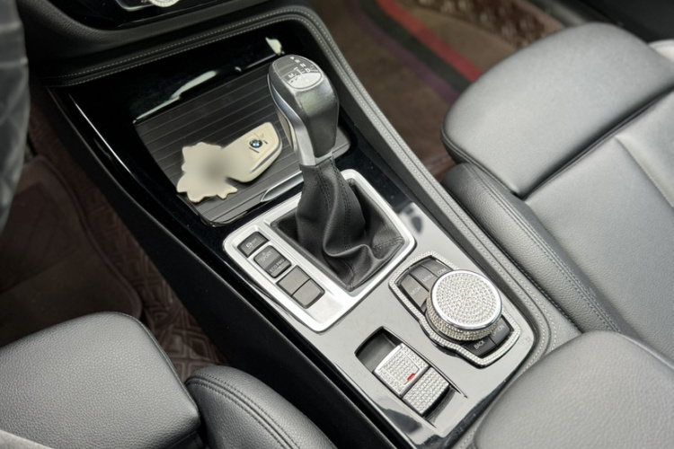 宝马1系 2018款 118i 运动型局部细节18