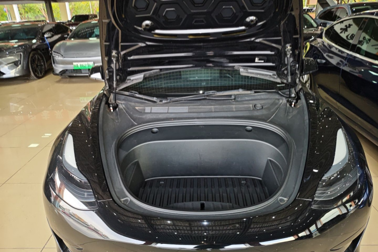 特斯拉 Model 3 2022款 后轮驱动版机舱底盘24