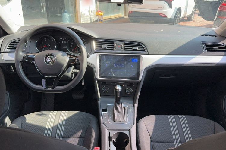 大众 凌渡 2015款 230TSI DSG风尚版中控内饰7003