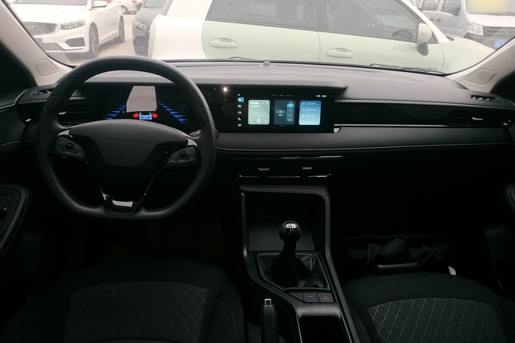 荣威i5 2023款 1.5L 手动舒享版中控内饰12