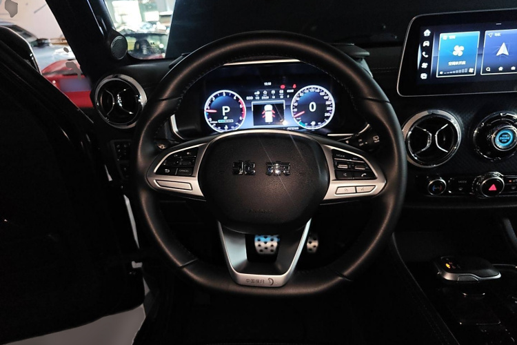 北京BJ40 2023款 2.0D 自动四驱刀锋英雄版侠客型局部细节13