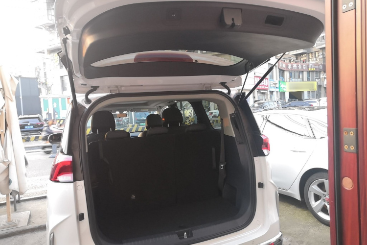 上汽大通MAXUS 大通G50 2023款 PLUS 1.5T 自动护航版局部细节23