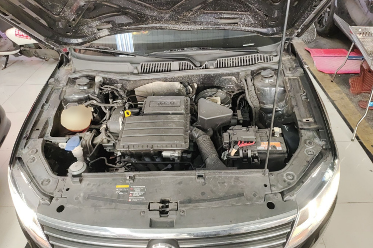 大众 2019款 朗逸启航 1.5L 自动风尚版 国VI机舱底盘24