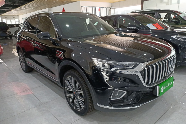 红旗HS5 2022款 改款 2.0T 智联旗享四驱版车身外观3