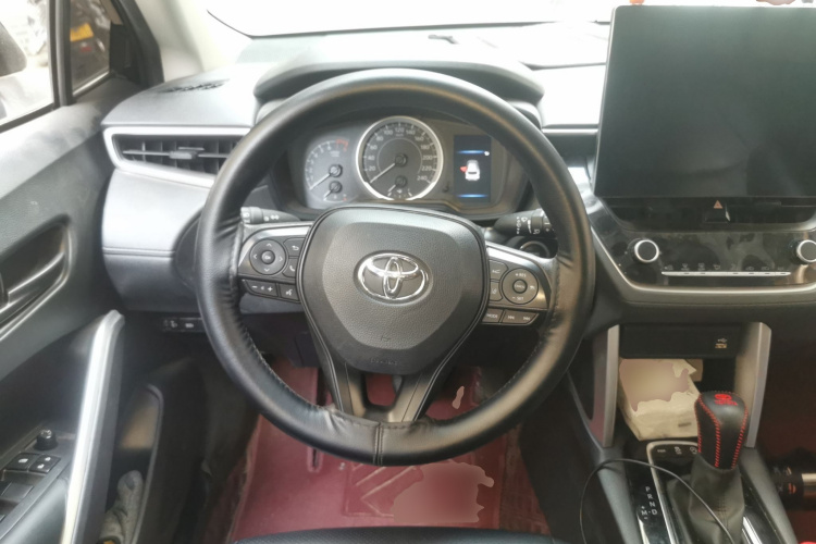 丰田 卡罗拉锐放 2022款 2.0L 精英版中控内饰13