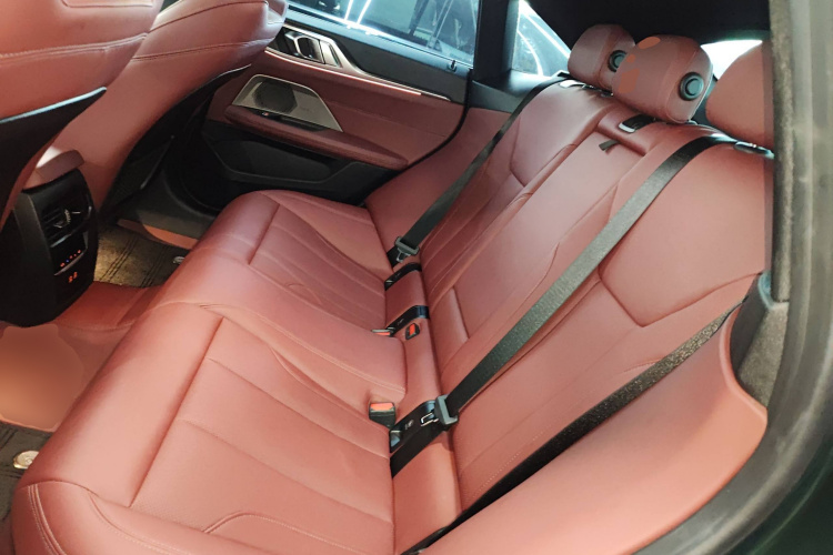 宝马i4 2023款 eDrive40中控内饰7004