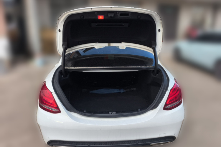 奔驰C级 2018款 C 200 运动版中控内饰23