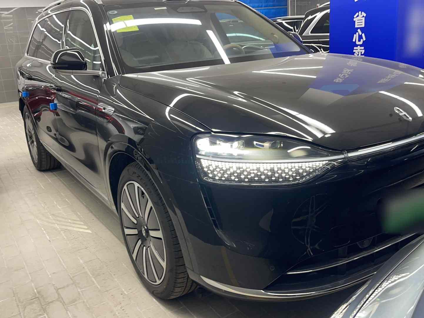 鸿蒙智行 问界M9 2024款 增程 Ultra版 42kWh 6座版(3)