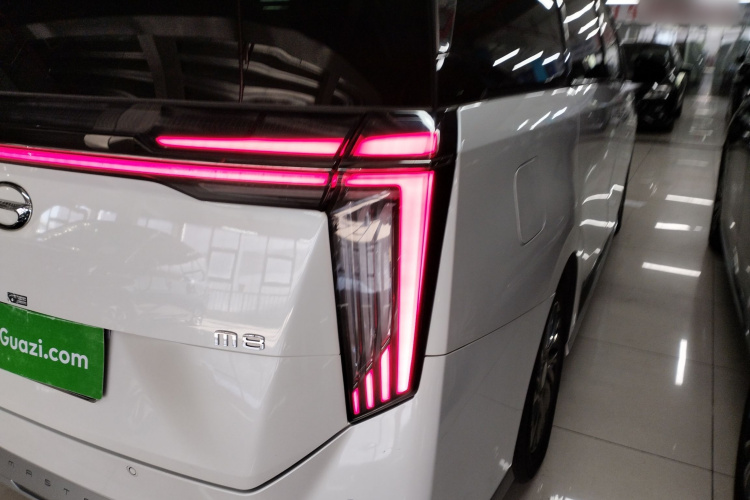 广汽传祺 传祺M8 2023款 宗师系列 400T 至尊版车身外观9