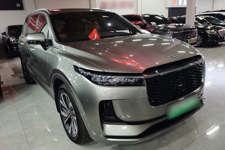 理想汽车 理想ONE 2021款 增程6座版车身外观3