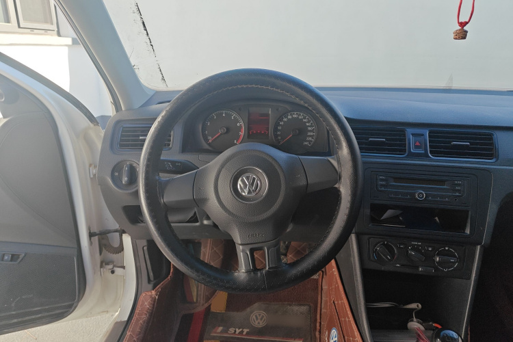 大众 桑塔纳 2015款 1.6L 手动风尚版中控内饰13