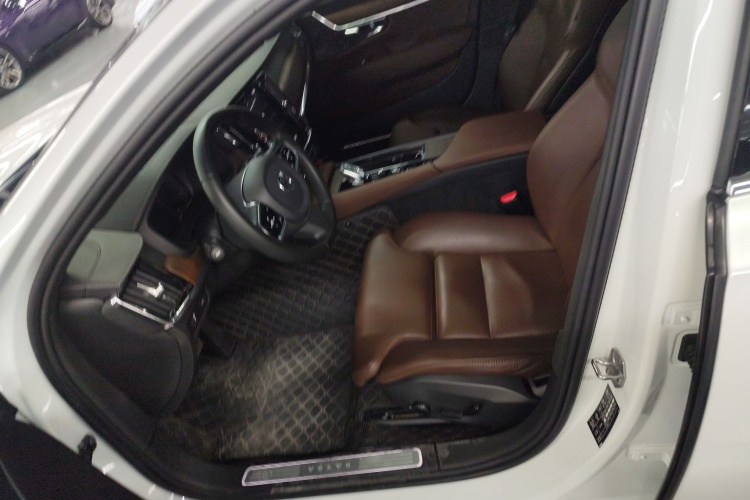 沃尔沃S90 2021款 B5 智远豪华版中控内饰19