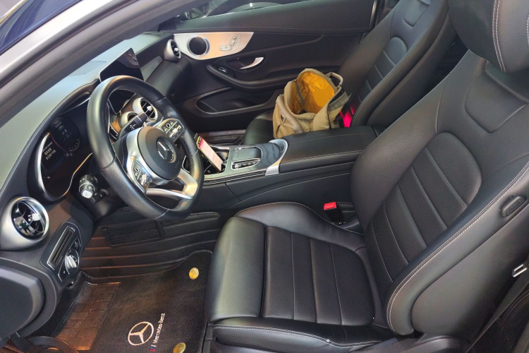 奔驰C级(进口) 2021款 C 200 轿跑车局部细节19