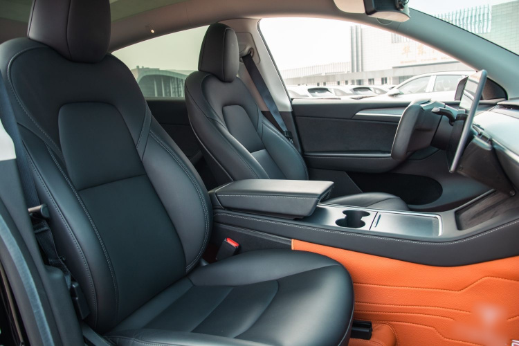 特斯拉 Model Y 2022款 改款 后轮驱动版中控内饰7006