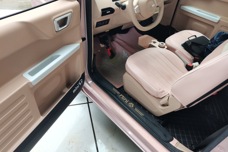 吉利银河 2023款 熊猫mini 200km 耐力熊中控内饰20