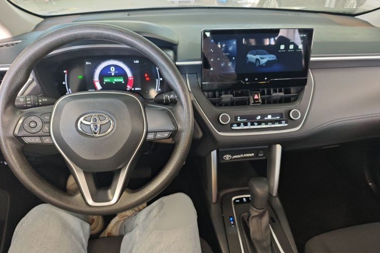 丰田 锋兰达 2023款 2.0L CVT精英版中控内饰7002