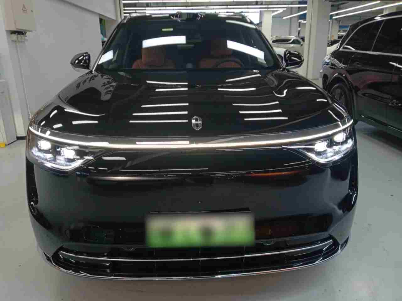 成都二手鸿蒙智行问界M8 2025年款，六座大空间养车成本有多低？