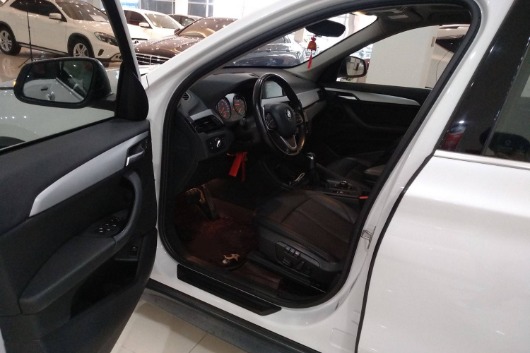 宝马X1 2018款 sDrive20Li 领先型中控内饰20