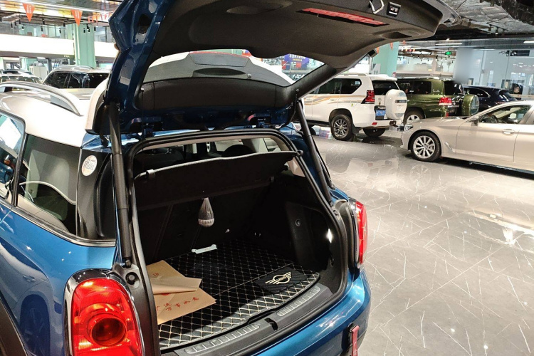 MINI Countryman 2017款 1.5T COOPER ALL4机舱底盘23