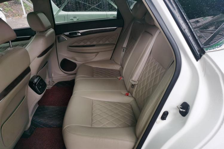 广汽传祺 传祺GA8 2016款 320T 豪华版中控内饰21