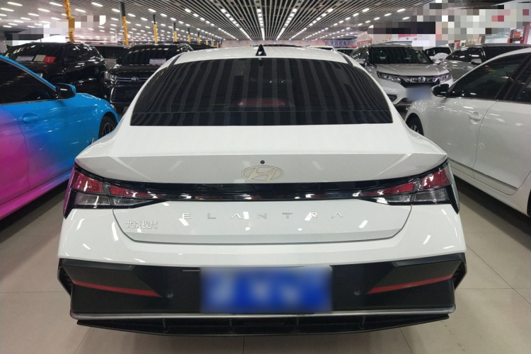 现代 伊兰特 2023款 1.5L CVT GLX精英版车身外观6