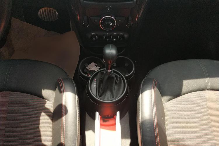 MINI Countryman 2013款 1.6T COOPER ALL4 Fun中控内饰18