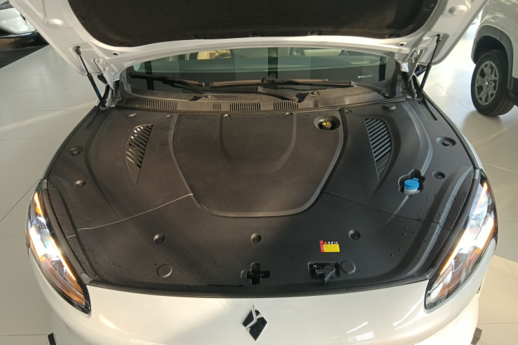 宝骏享境 2025款 纯电 600km豪华版机舱底盘24