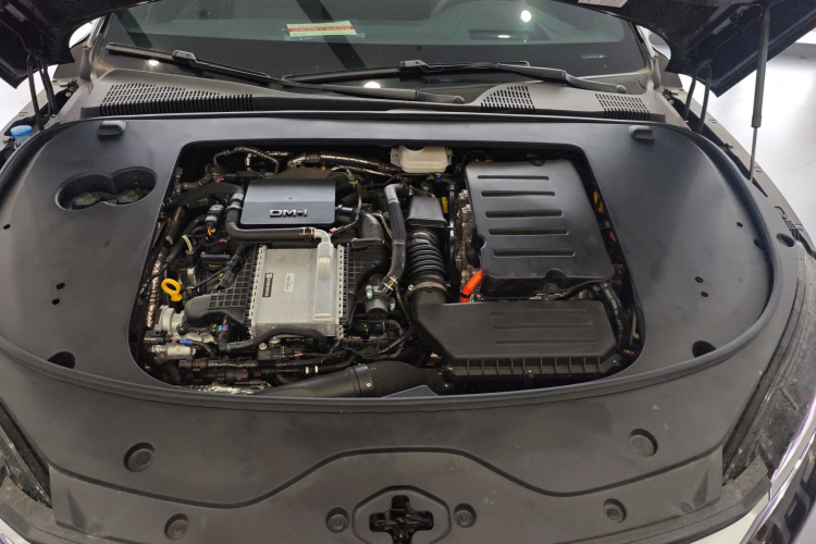 比亚迪 汉 2025款 DM-i 125KM激光雷达智驾型局部细节24