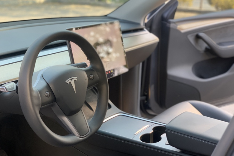 特斯拉 Model Y 2022款 改款 后轮驱动版中控内饰7004