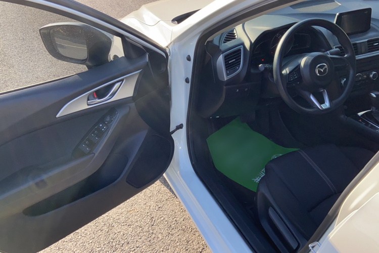 马自达3 昂克赛拉 2017款 三厢 1.5L 自动豪华型 国V中控内饰7003