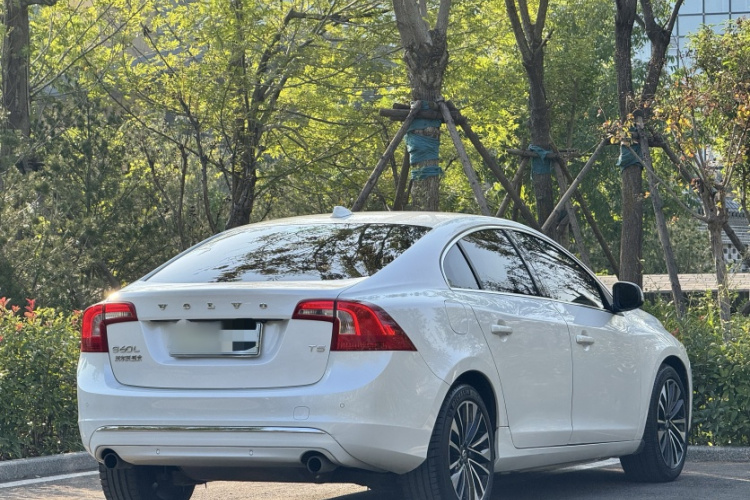 沃尔沃S60 2019款 S60L T5 智远版车身外观6006