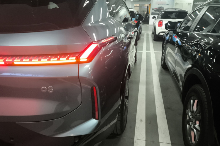 领克08 EM-P 2025款 220km 四驱性能Halo车身外观6006