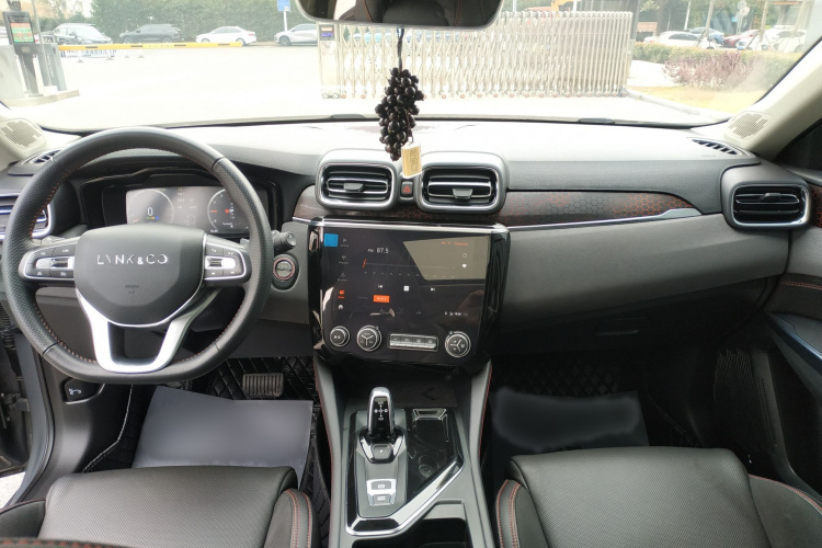 领克02 2019款 1.5T DCT两驱劲Pro版 国VI中控内饰7002