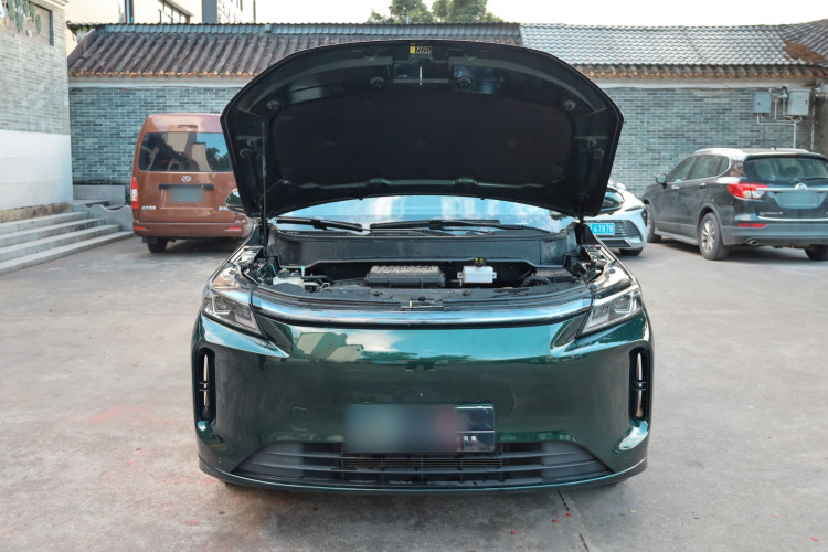 蓝电E5 PLUS 2025款 165km 长续航版PLUS 7座车身外观6006