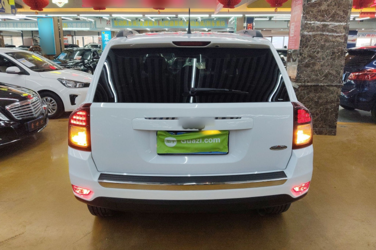 Jeep 指南者(进口) 2014款 改款 2.4L 四驱舒适版车身外观6004