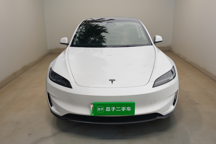 特斯拉 Model 3 2024款 高性能全轮驱动版车身外观2