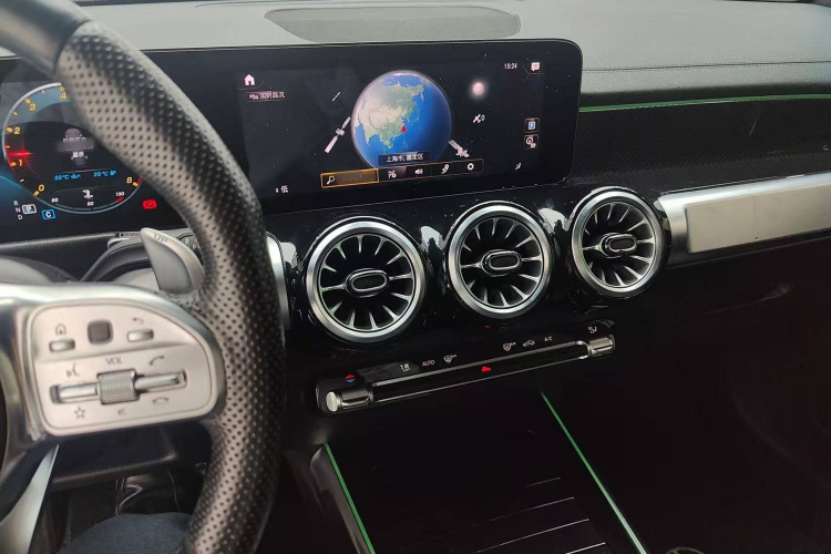 奔驰GLB AMG 2021款 改款 AMG GLB 35 4MATIC中控内饰7006