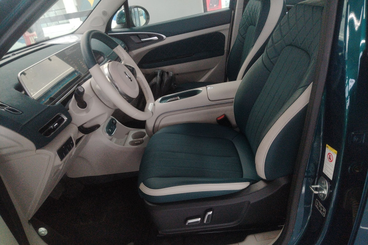 欧拉好猫 2023款 401km标准续航 豪华型 磷酸铁锂中控内饰19